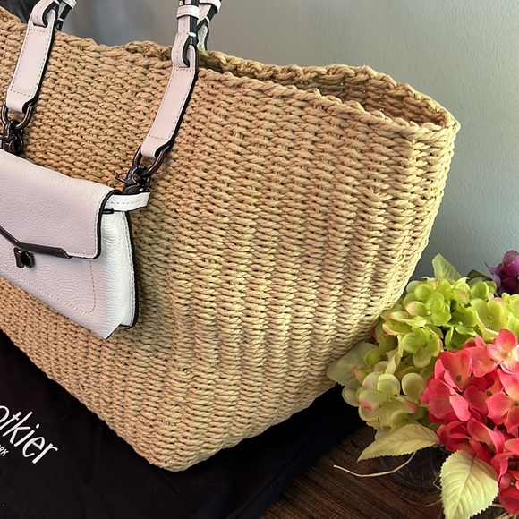 NWT botkier valentina tote with detachable leather crossbody - Picture 5 of 12